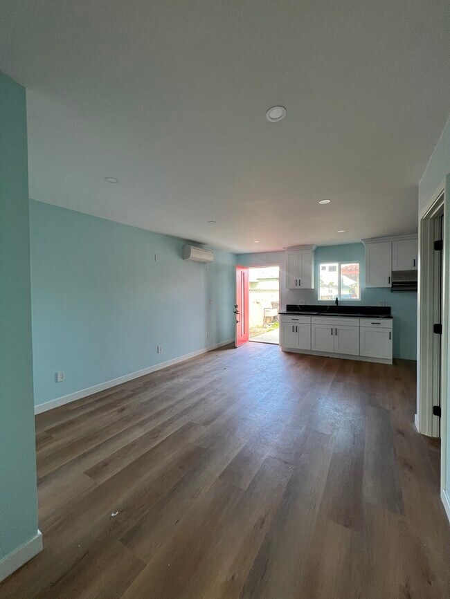 Building Photo - Brand new constructed! Triplex, 2 bedroom 1 bath