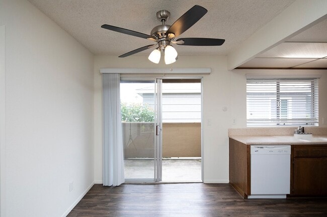 Interior Photo - Garrett Gardens