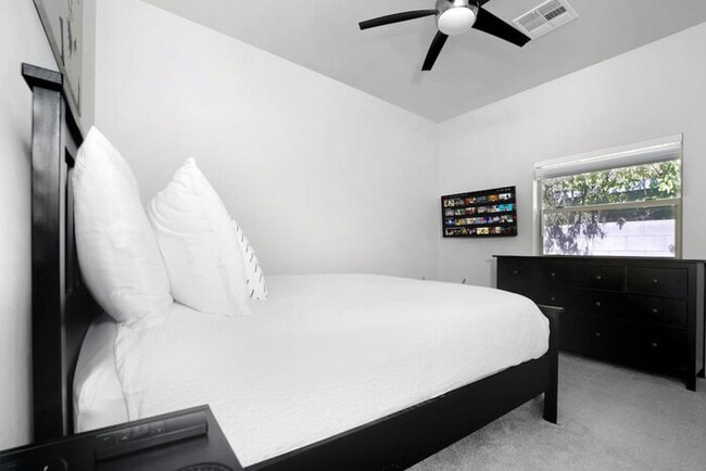 Building Photo - PHX Retreat  2 Bedroom 2 Bath Home in Hist...