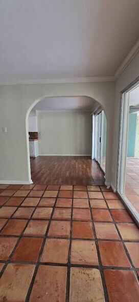 Building Photo - 1827 Highland Park Ave