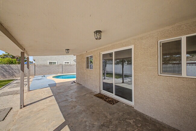 Building Photo - 13608 N 41st Pl