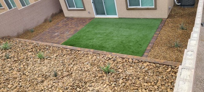 Building Photo - 2021 SINGLE FAMILY HOME IN GATED COMMUNITY