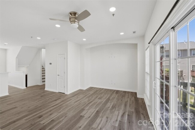 Building Photo - 6621 Tor Dr
