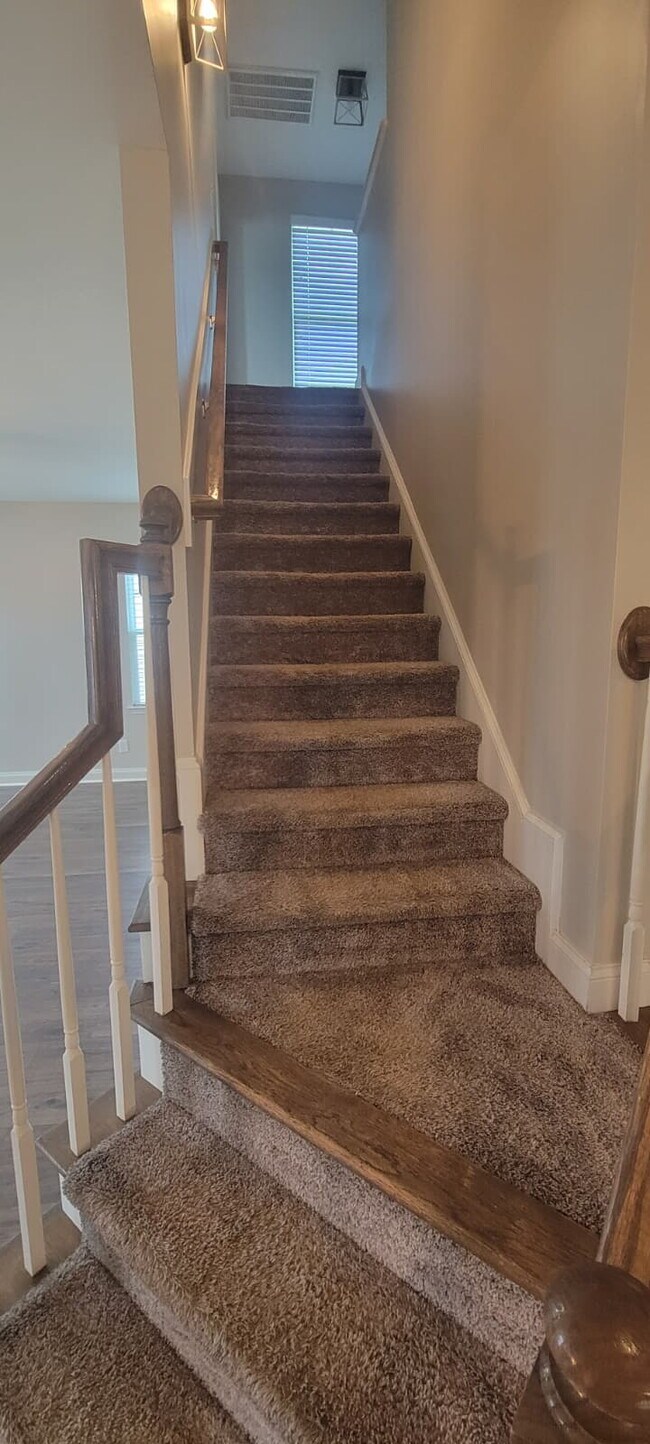 Building Photo - Spacious Elegance Awaits: 4-Bedroom Gem with Granite Countertops on Harrington Road!
