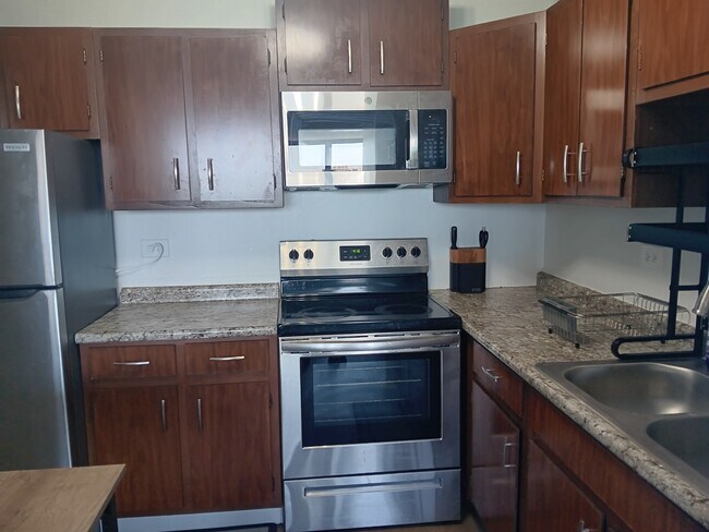 Building Photo - 5100 N Marine Dr