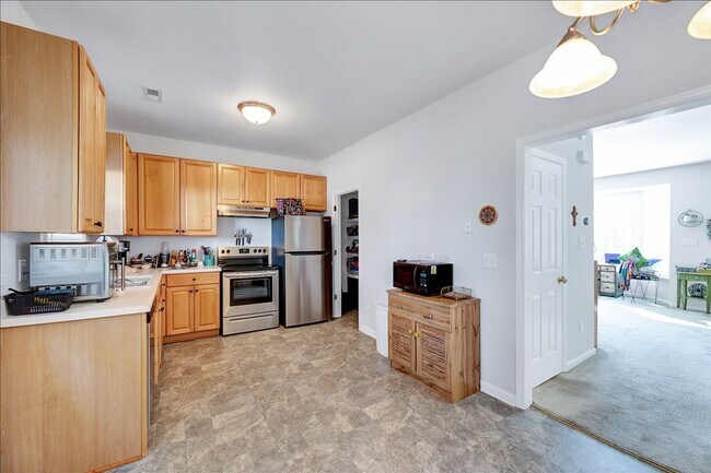 Building Photo - 2BR/2.5BA Clayton Townhouse