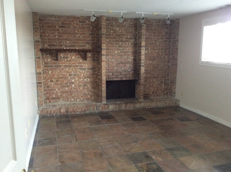 Downstairs family room - 1398 Heather Dr