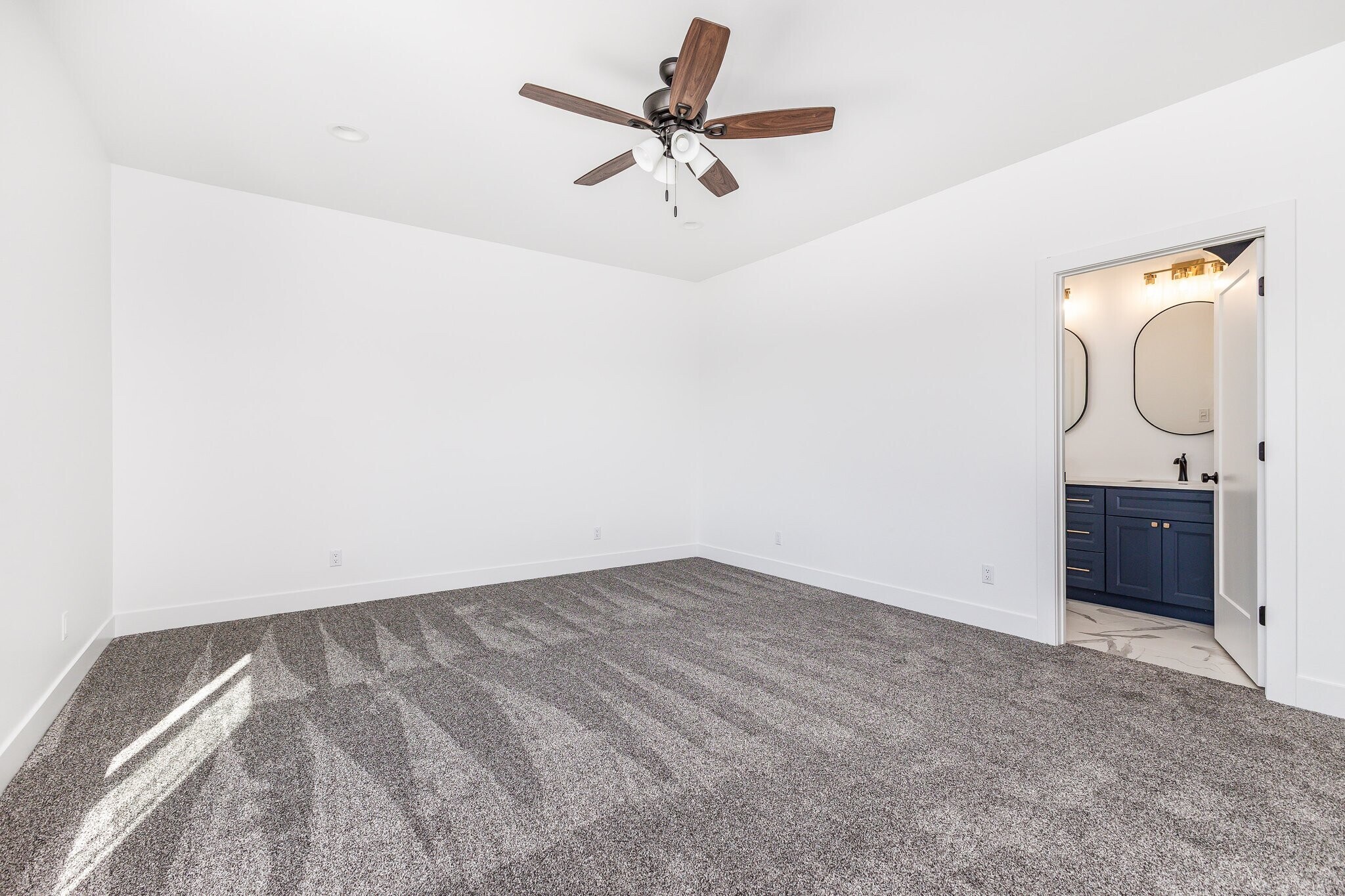 Building Photo - 1380 Autumn Ridge Ln