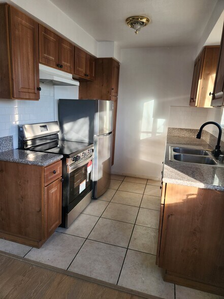 Building Photo - 6561 Fulton Ave