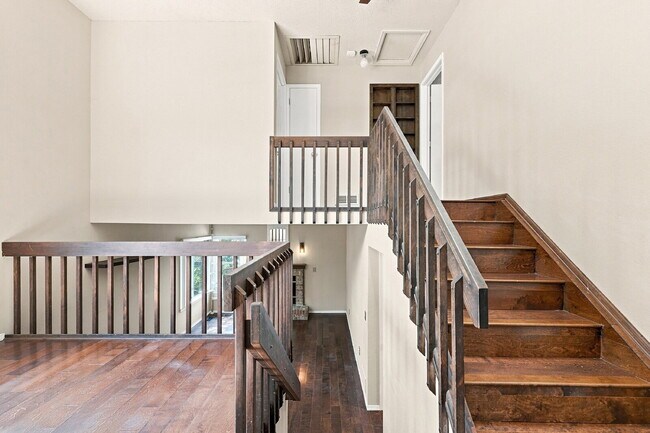 Building Photo - $3,048.95 with $300 Cleaning Voucher, 3 Beds - 2 Bath, Single Family Home in Highlands Ranch with...