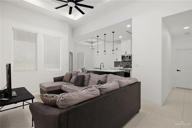 Building Photo - 18 Duncan Ln