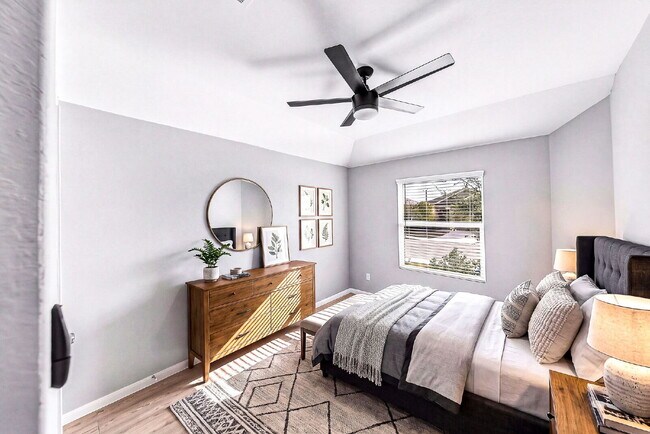 Building Photo - NO CARPET! Up to 1 Month Free Rent with 18-24 Month Lease! No Security Deposit Programs Available.
