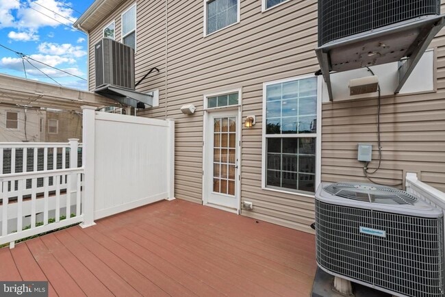 Building Photo - 4626 Fait Ave