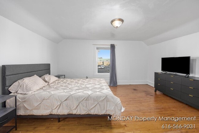 Building Photo - 263 W Muskegon Ave