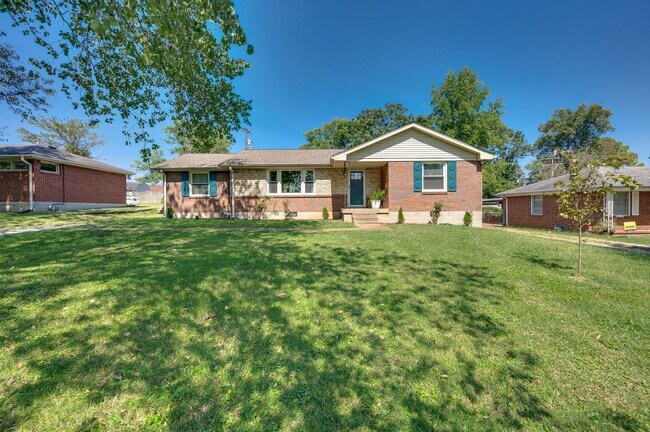 Building Photo - 3 Bedroom 1 Bath Donelson House by Two Riv...