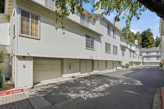 Building Photo - 991 Belmont Terrace