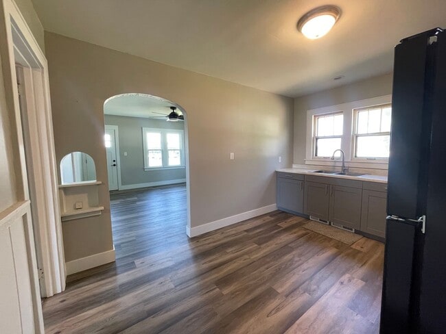 Building Photo - Adorable bungalow in Jenison
