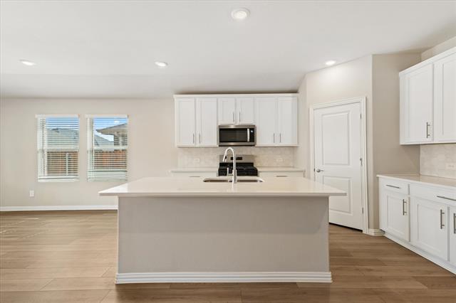 Building Photo - 2229 Mustang Wy