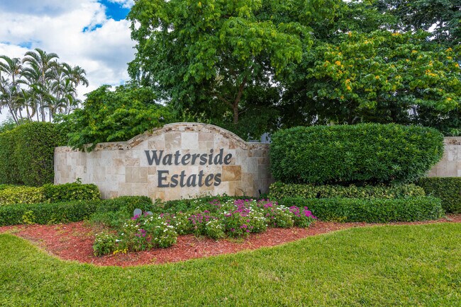 Building Photo - 2471 Waterside Dr