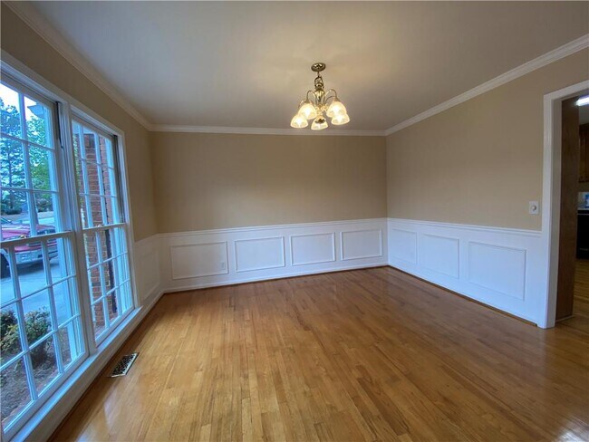 Building Photo - 612 Braidwood Dr NW