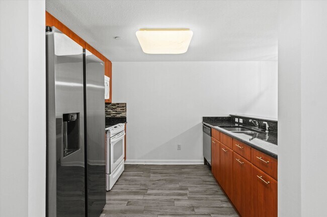 Building Photo - 300 S Duval St