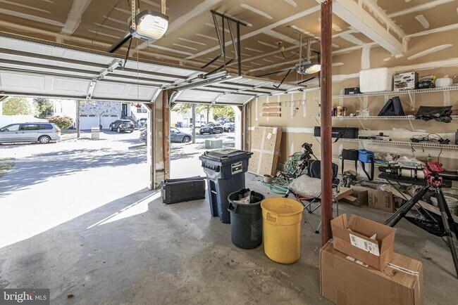 Building Photo - 27 Richards Rd