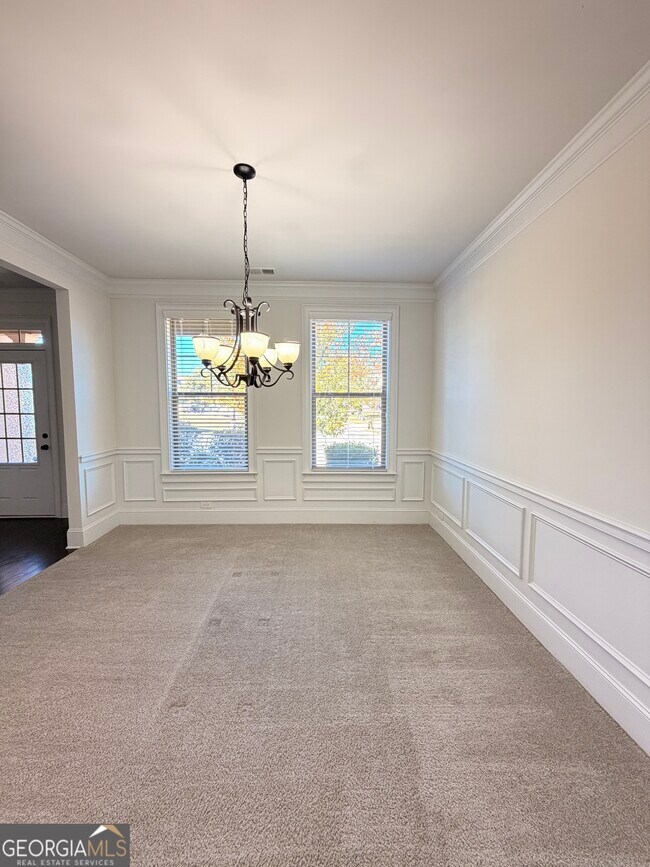 Building Photo - 235 Broadmoor Dr