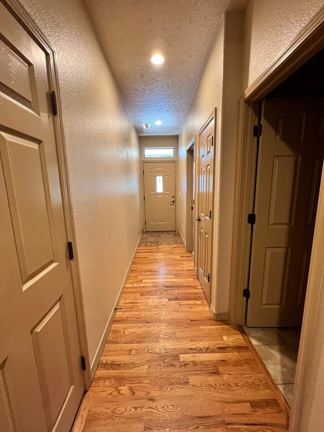 Front Hallway - 1616 Treehaven Ct