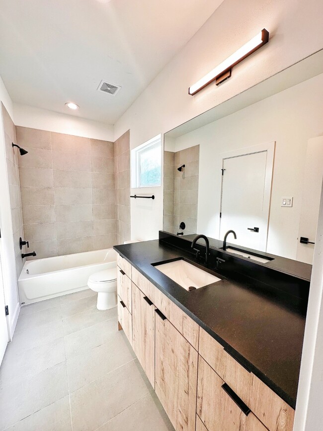 Building Photo - 1016 Patton St