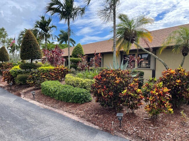 Building Photo - 806 Sky Pine Way