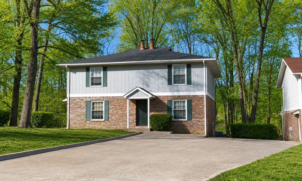 Building Photo - 402 Oriole Dr