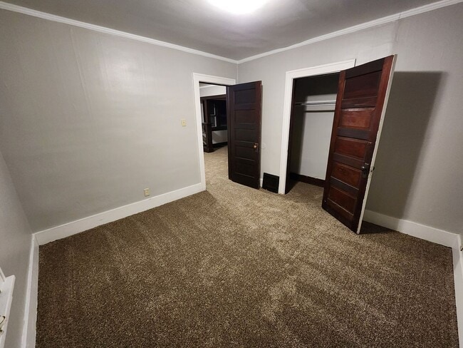 Building Photo - 4 Bedroom Home in Oak Park Area