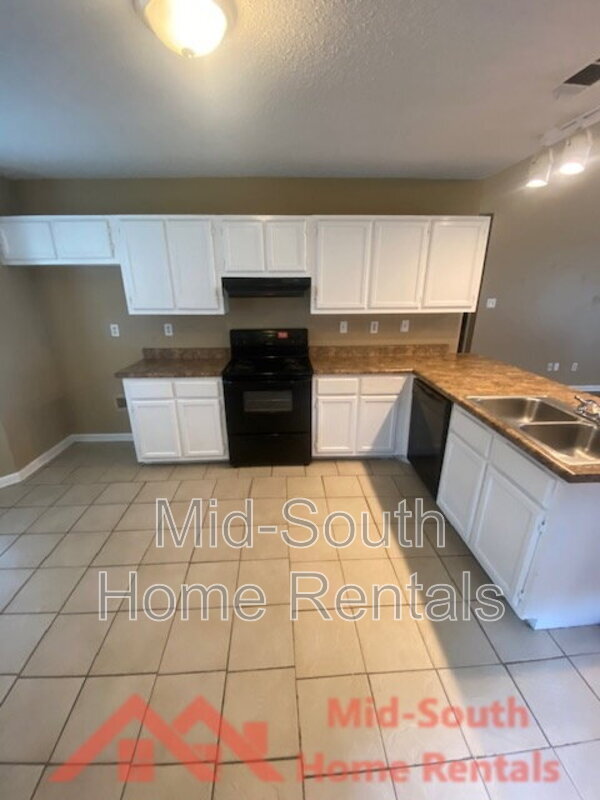 Building Photo - 4417 Willow Springs Cove