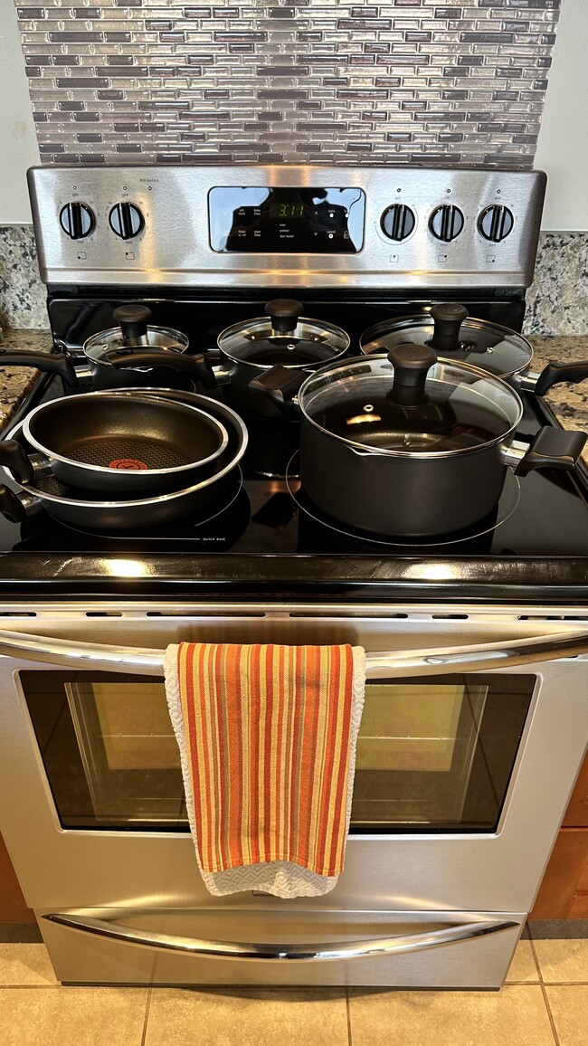 Building Photo - 450 N Arlington Ave