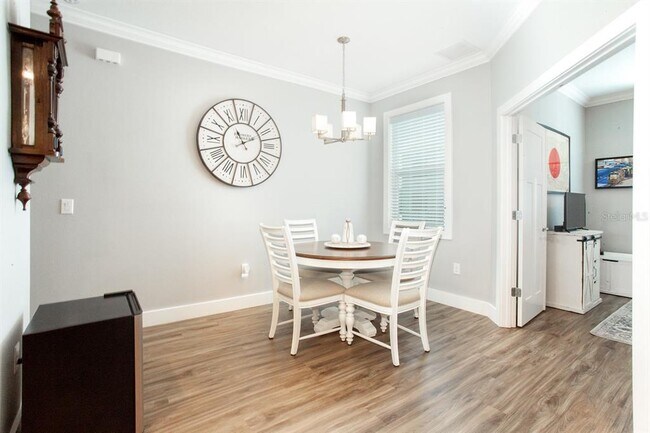 Building Photo - 1273 Savona Dr