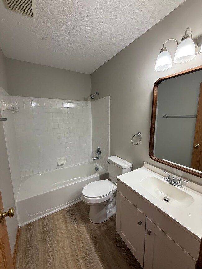 Building Photo - 4 Bedroom, 2.5 Bathroom House in Sycamore ...