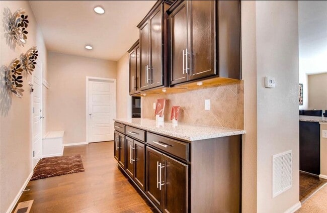 Building Photo - Beautifully updated home in a fantastic Parker neighborhood