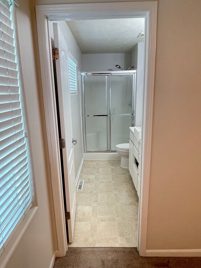 Building Photo - Comfortable 3-Bedroom Home in Desirable Millard West Area - $2,095