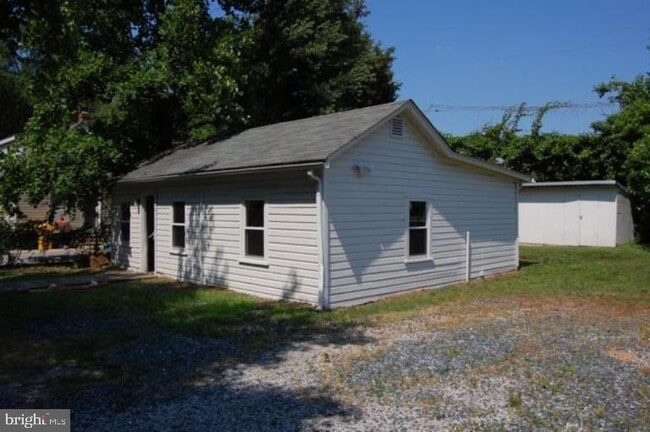 Building Photo - 2 Spruce Ln