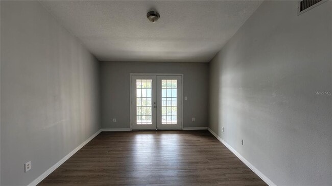 Building Photo - 145 N Pearl Lake Causeway