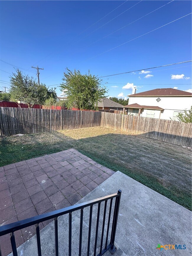 Building Photo - 6902 Golden Oak Ln