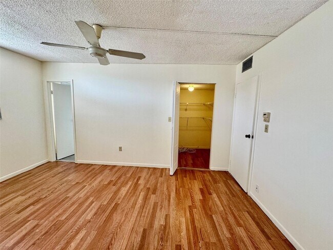 Building Photo - 1810 N Lauderdale Ave