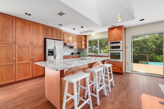 Building Photo - 10408 Double Spur Loop