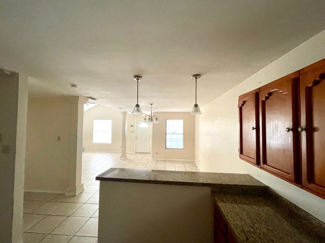 Building Photo - 231 Malaga Dr