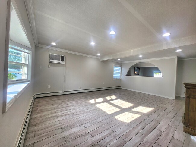 Building Photo - 99 Saddle Ln