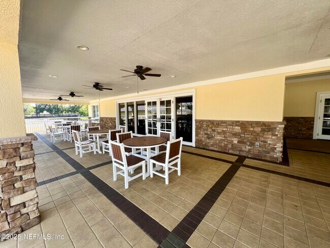Building Photo - 6167 White Tip Rd