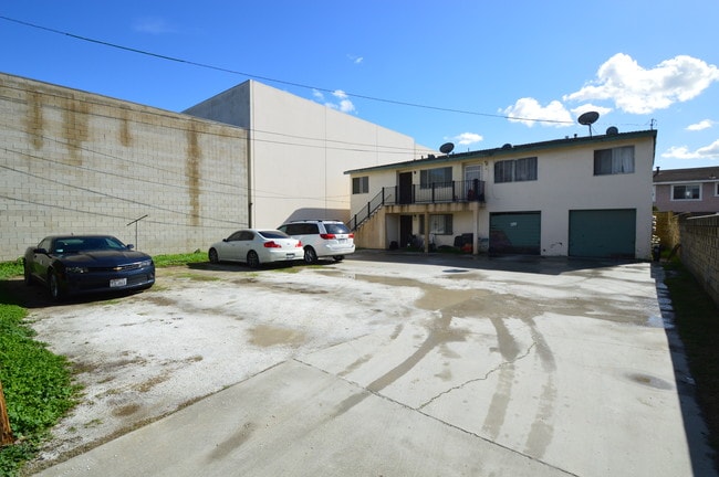Building Photo - Richfield Apts