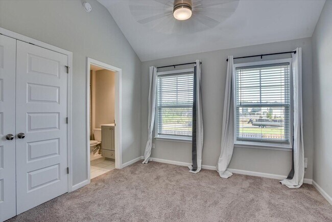 Building Photo - 627 Garland Trl