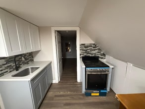 Building Photo - 12 Grain St