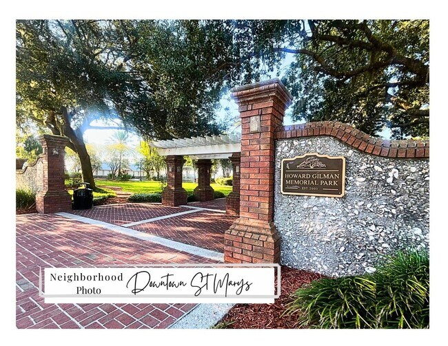 Building Photo - 208 Bartlett St